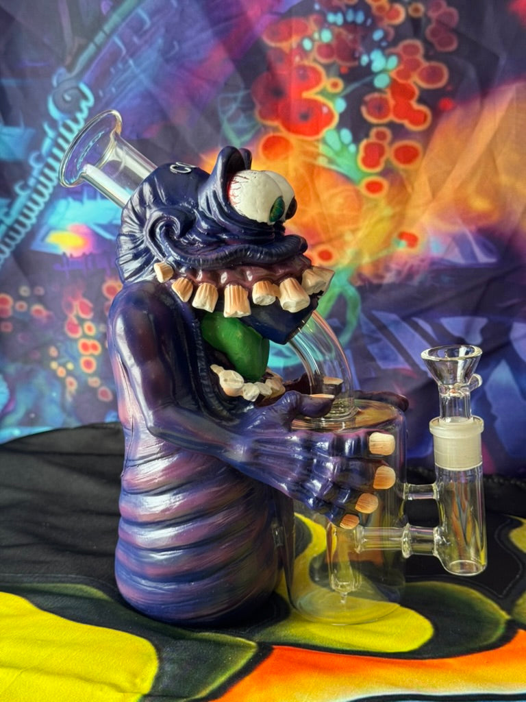 Bong -Creepy Creature Monster Gobbler Teeth Water Pipe – Unique Purple Monster Glass Bong
