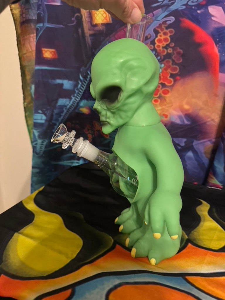 Bong-  Alien Water Pipe – 14mm Hard Resin Coated Glass Hybrid Water Pipe