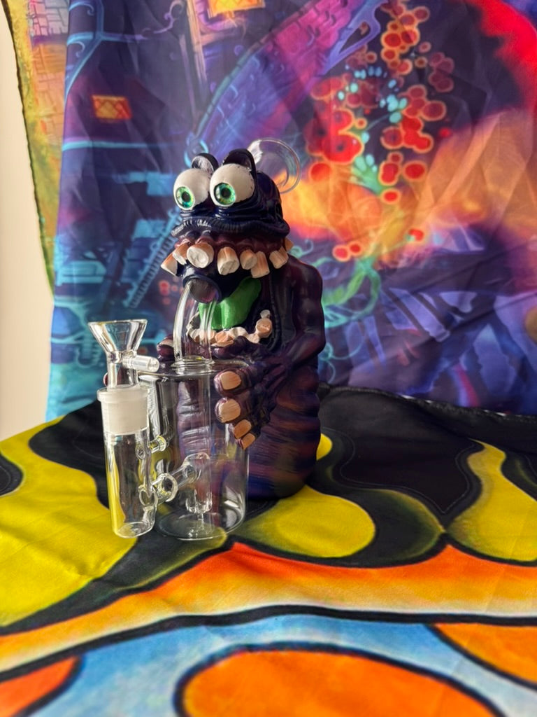 Bong -Creepy Creature Monster Gobbler Teeth Water Pipe – Unique Purple Monster Glass Bong