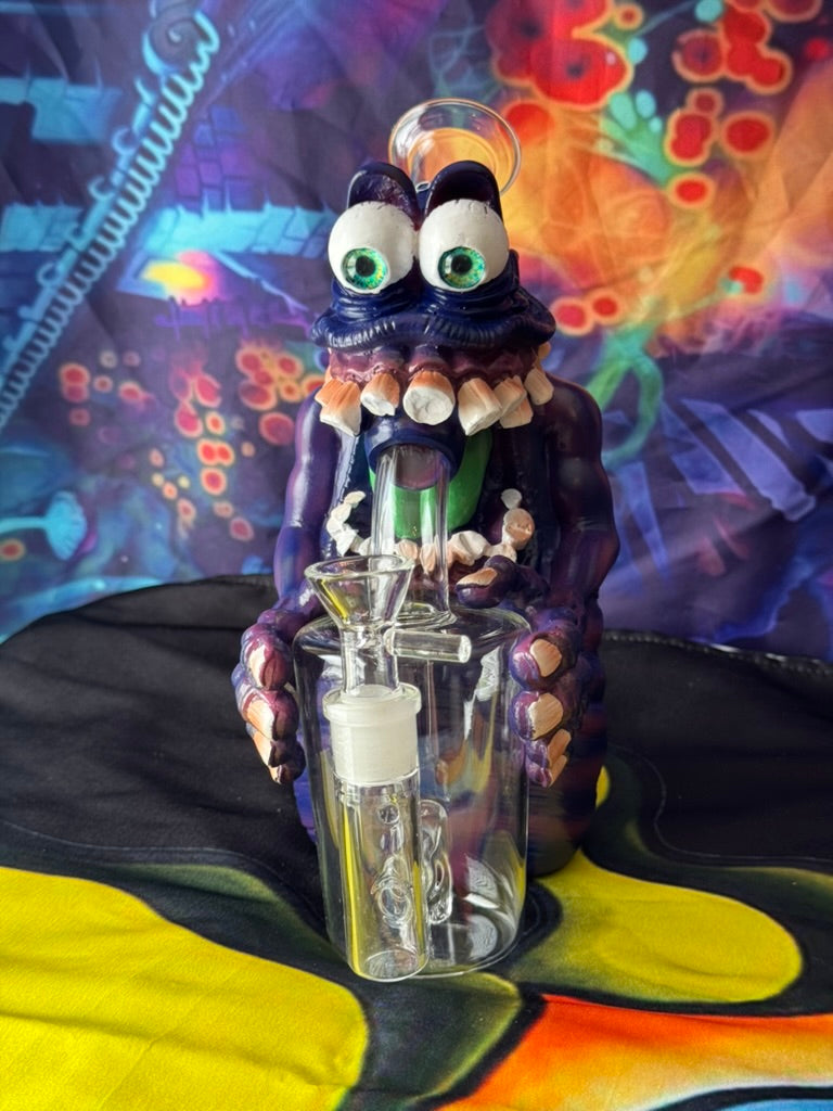 Bong -Creepy Creature Monster Gobbler Teeth Water Pipe – Unique Purple Monster Glass Bong