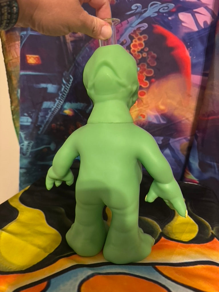 Bong-  Alien Water Pipe – 14mm Hard Resin Coated Glass Hybrid Water Pipe